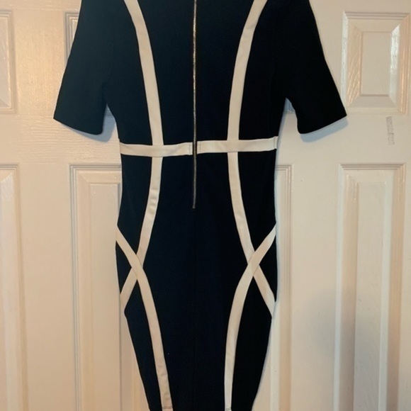 Low cut Black and White Classic Midi Dress Small - Picture 5 of 8
